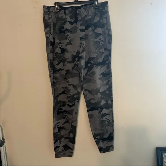 Nike Men's Sweatpants - Black, Gray, Pink, Camouflage